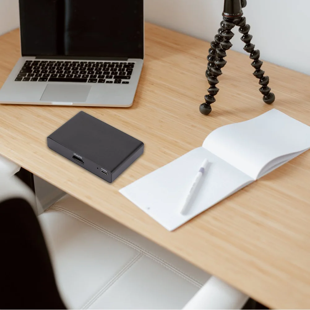 

3 in 1 Out Video Selector 4K Manual Video Splitter Box for Monitor Game Console Projector Equipment