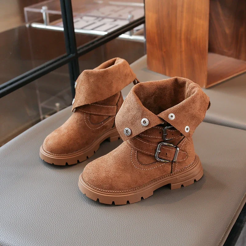 Herbstliche, zweiteilige Stiefeletten im Vintage-Stil für Mädchen, mit Metallschnallen für besseren Halt und dicken Gummisohlen sowie einem Stiefel im Ritterstil. – Detail 6