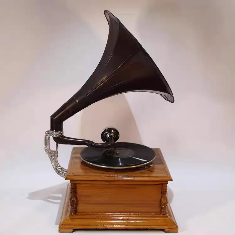 Square base, retro big speaker, hand-cranked phonograph, vinyl record player 78 rpm, normal function