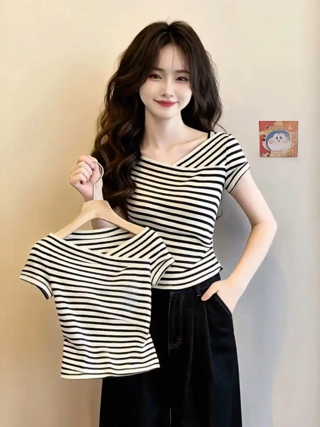 

Summer Slim Fit Stripe V-Neck Short Sleeve T-Shirt Women's Fashion Casual Style Creative Pattern Breathable Comfortable Top