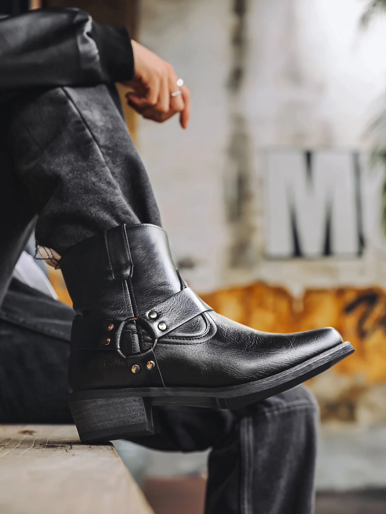 Men's Leather Boots Side Zipper Western Cowboy Boots Retro Men's Short Boots Lightweight Comfort Outdoors Boot view 6