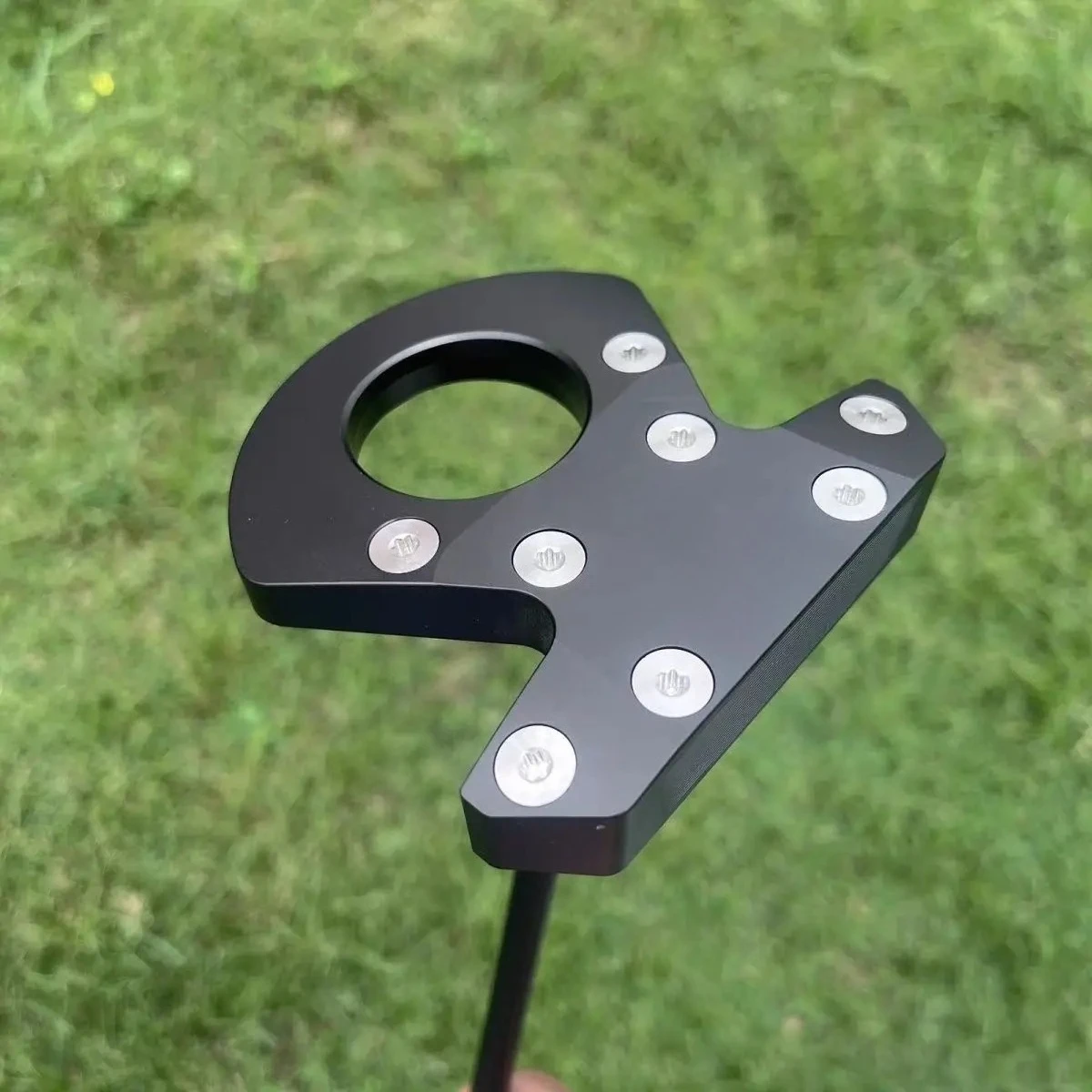 

putter Golf Club Putter New Model Big Black Bull automatic balancing club face return Putter