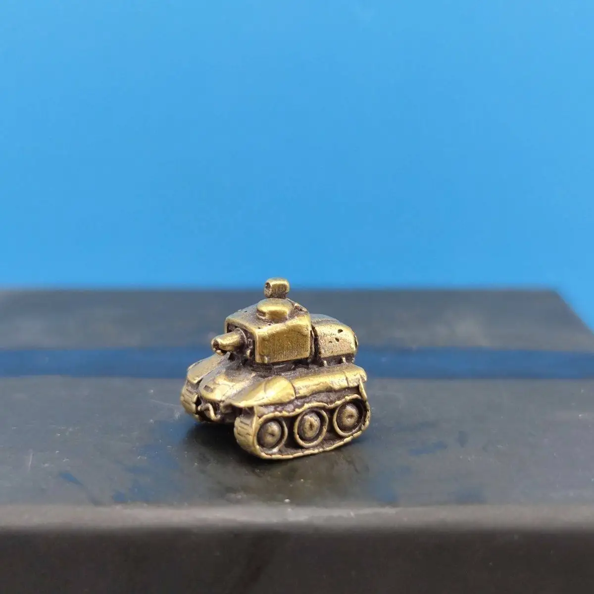 

WWII German Tiger I Heavy Tank Brass Alloy Miniature Model, Desktop Decor for Military Sand Table Diorama Display Collectors