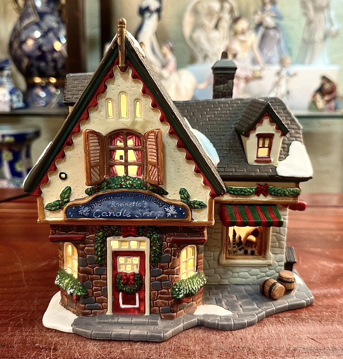 Owell Creative Ceramic Painted Night Lamp House Miniature Version of European Building Home Furnishing Living Room Ornament Gift