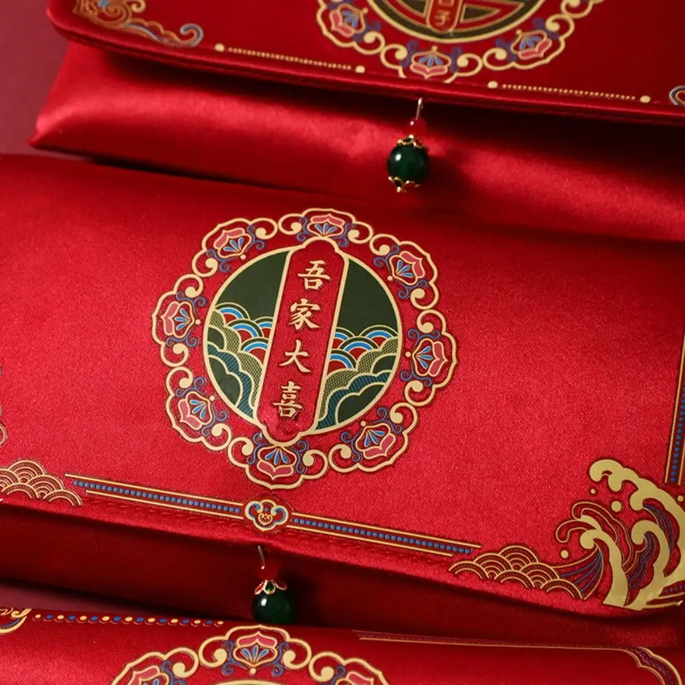 سعة كبيرة التطريز الديباج المغلف الأحمر شرابة الساتان 2025 الجيب الأحمر الصينية النقدية شنطة هدايا الزفاف جيوب حمراء الخطوبة
