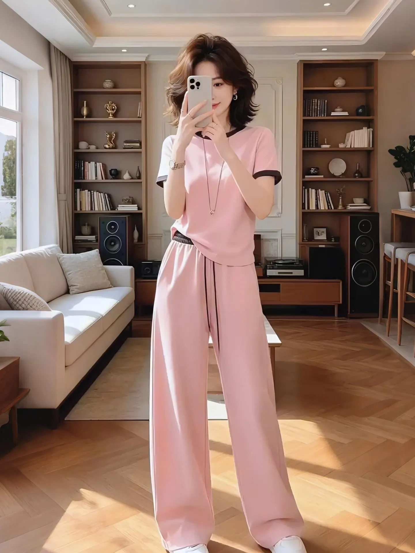 

Fashionable Color Block round Neck Short Sleeve T-Shirt And Wide Leg Pants Two Piece Set for Women Summer New Arrival