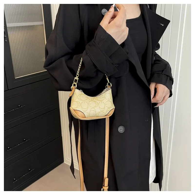 

Fashionable Ladies Crossbody-Bag Crafted From Arrow-Patterned Leather Boasting High-End Quality And Casual Vintage Daily Look