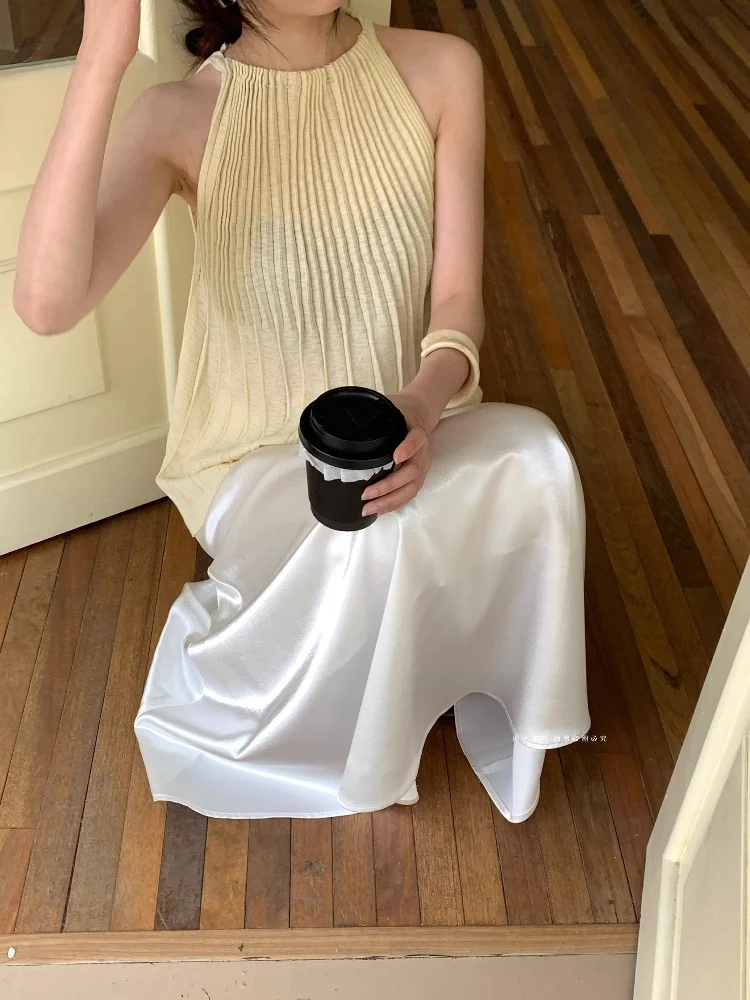 

Женский вязаный топ без рукавов в стиле Хепберн, новинка 2026 года, с V-образным вырезом, в сложенном дизайне, милый стиль