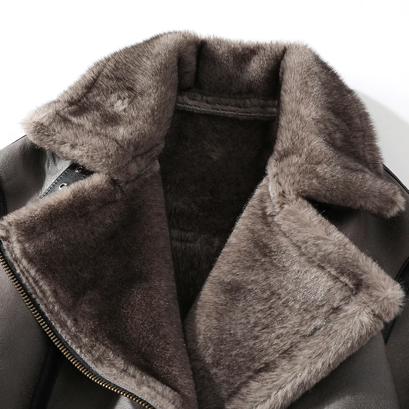2025 جديد الرجال الدافئة التباين اللون معطف جلد الشتاء فو الفراء بدوره إلى أسفل طوق سترة طويلة الأكمام ، خمر السائق نمط