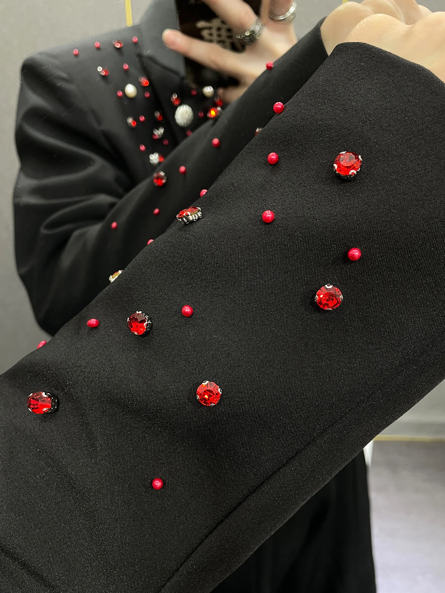 الرجال 2025 الخريف جديد مطرز سلسلة وحيد القرن مصممة معاطف مزدوجة الصدر بدلة صغيرة جاكيتات الرجال الاتجاه الخفيفة الفاخرة الحلل #3