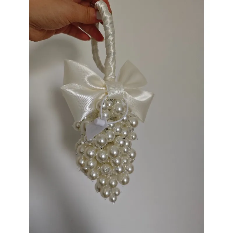 Bridal water drop bouquet wedding photography pearl bracelet bouquet