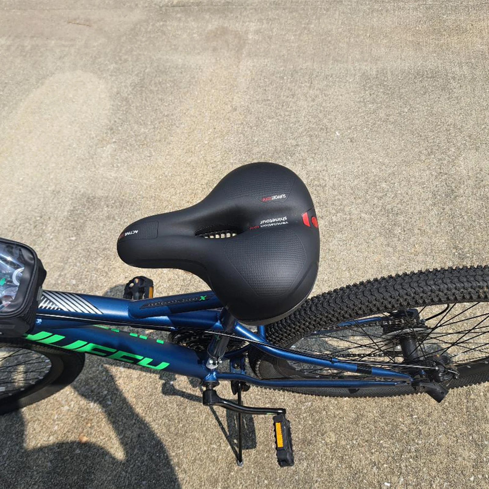Large Road Bike Breathable Bicycle Saddle, Shock Absorbing Soft Comfortable Hollowed MTB Mountain Bike Seat Cushion with tools