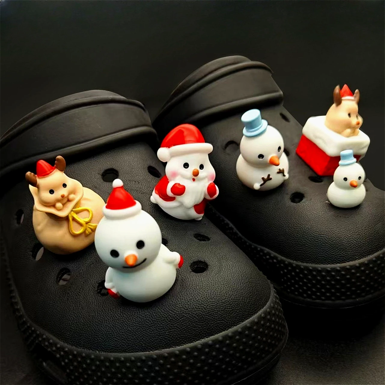 

Christmas Shoe Charms for Crocs 3D Santa Claus Elk Snowman Garden Sandals Clogs Pins Decorations Sets Kids Slipper Accessories