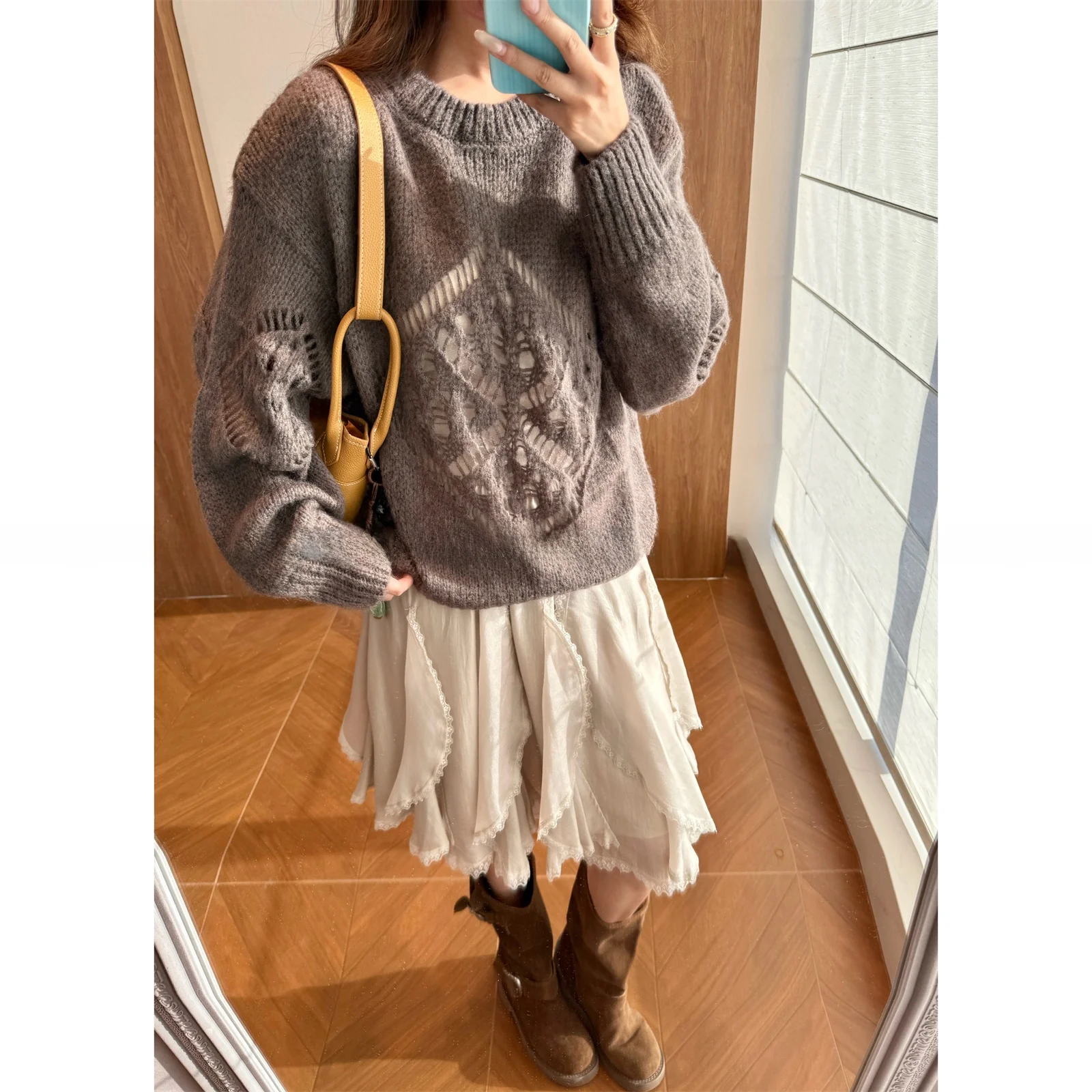 

Xie Autumn Film Roll Wool Early Autumn Small Design Hollow out round neck Loose Chunky Knit Sweater Knittedwear