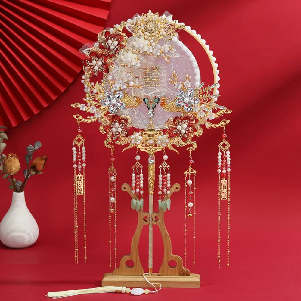 

Antique Style Bride Group Fan Handmade Long Handle Wedding Show Fan with Tassel Flower Desig Decorative Fan Home Decoration