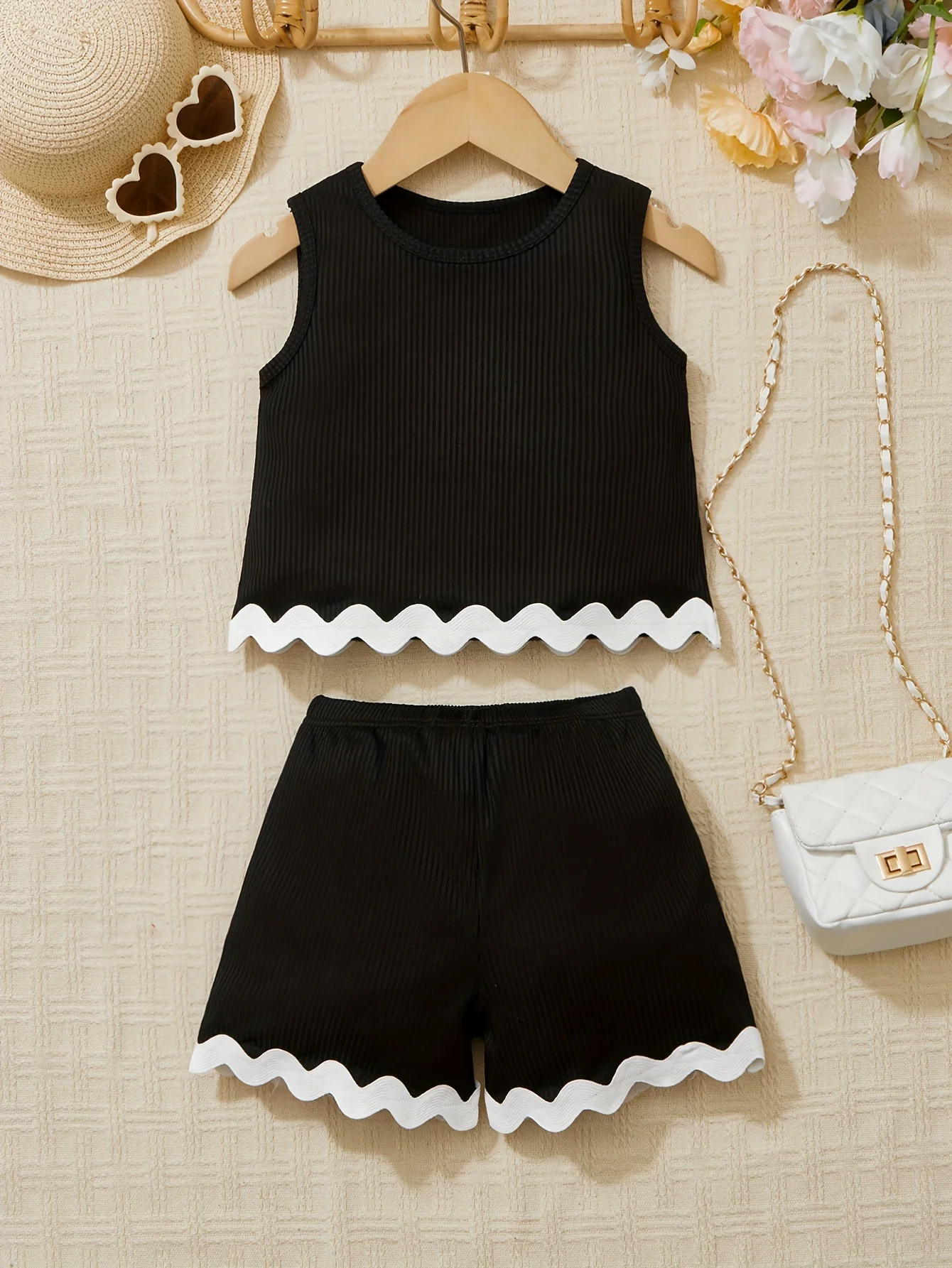 Ins Girls' Summer Outfit Set Young Girls' Vacation Style Solid Color Lace Vest Shorts Set