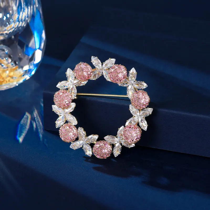 New Niche High-End Clothing Accessories, Suit Jackets, Coat Accessories, Multi-Purpose Zircon Flower Zircon Wreath Brooch