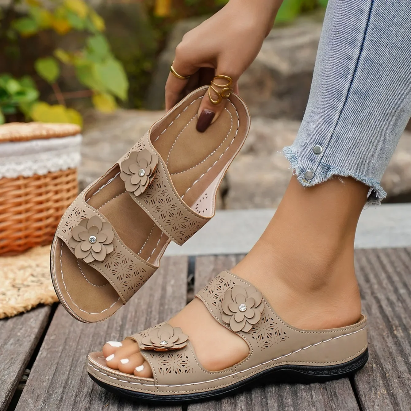 Women's Retro Wedges Sandals Summer Comfortable Round Toe Slippers_voghion.com