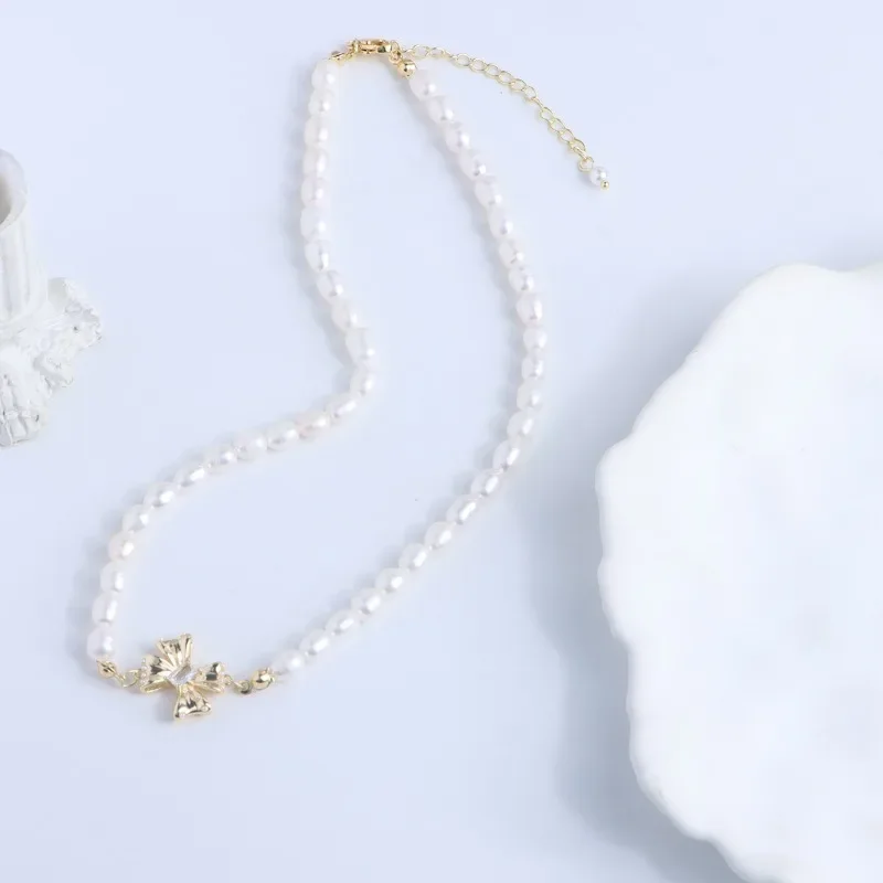 

Minar Korean Fashion Freshwater Pearl Beaded Pendant Necklaces for Women 14K Real Gold Plated Copper CZ Zircon Bowknot Chokers