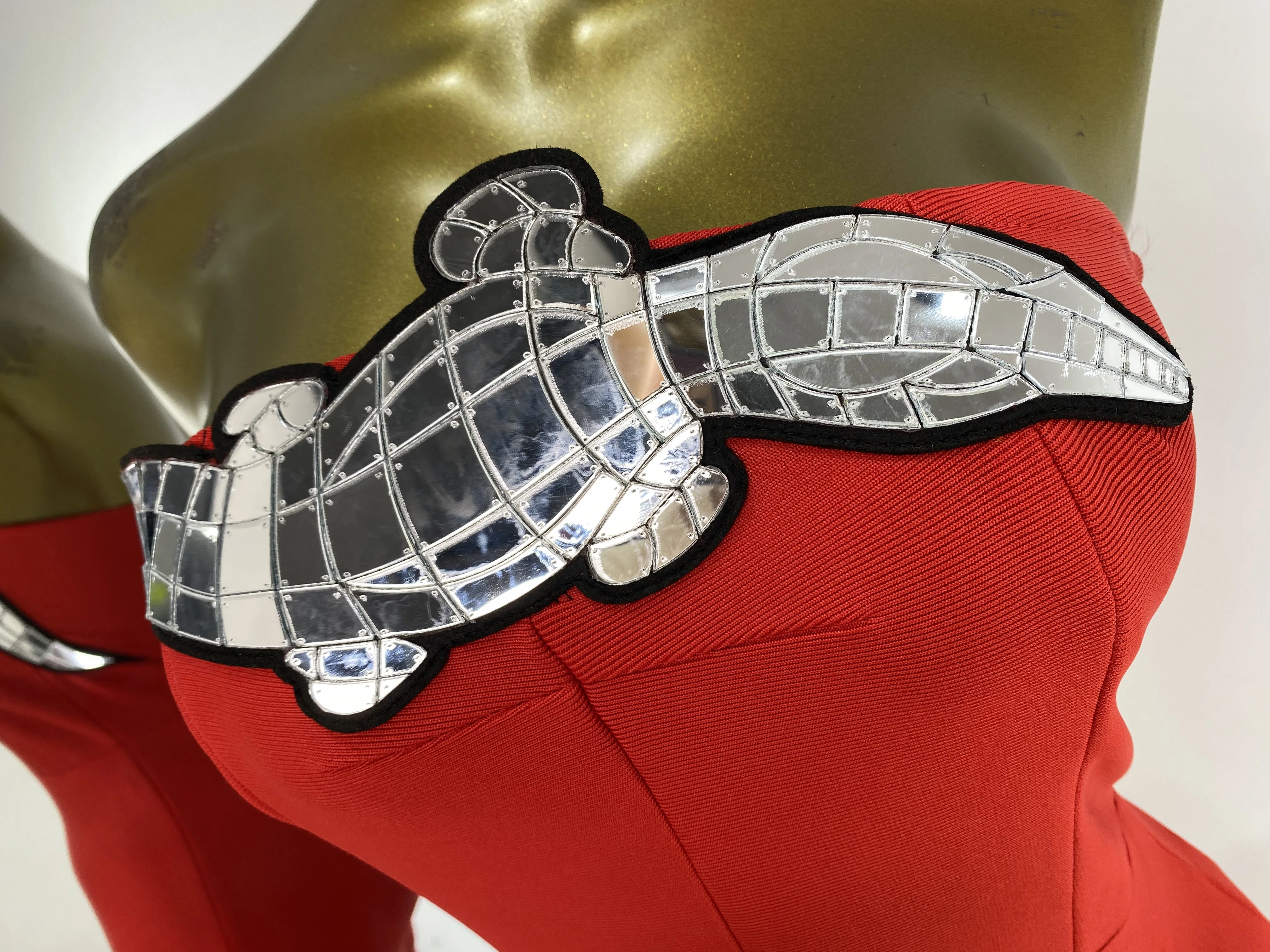 Tute da donna di lusso con fasciatura rossa Tute sexy senza spalline con paillettes ricamate aderenti con pagliaccetti elastici Abito da sera da strada