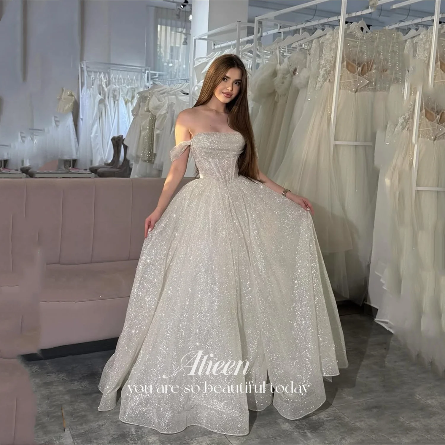 

Aileen Women's Evening Dress Customized Luxurious Evening Dresses for Special Occasions Green Halter Neck Elegant Party Dresses