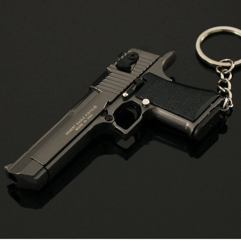 Desert Eagle keychain Mini Small Guns Hanging 1:3 Metal Realistic toy gun model Detachable Version Backpack Ornament Boy Gifts