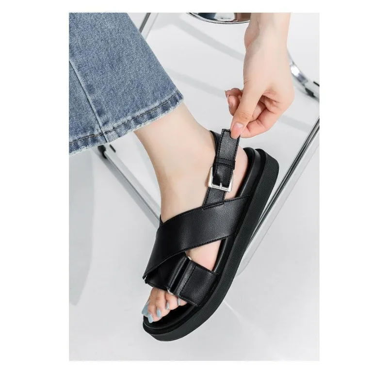 

2025 Summer Women's new good-looking Sandals versatile flat bottom Internet celebrity explosion women Roman style slippers