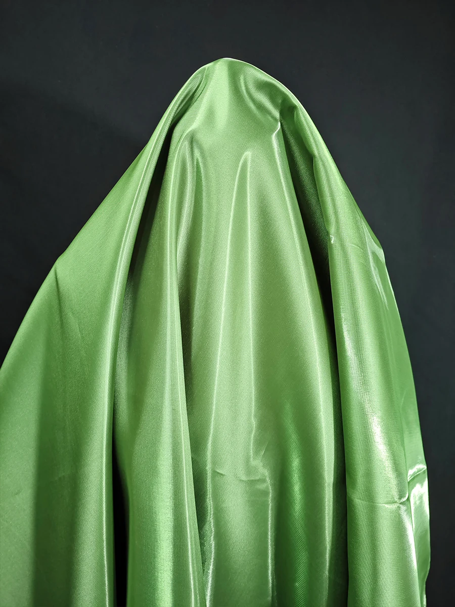 

Liquid water satin fabric thickened crystal silk satin natural reflective wedding dress decorative background designer clothing