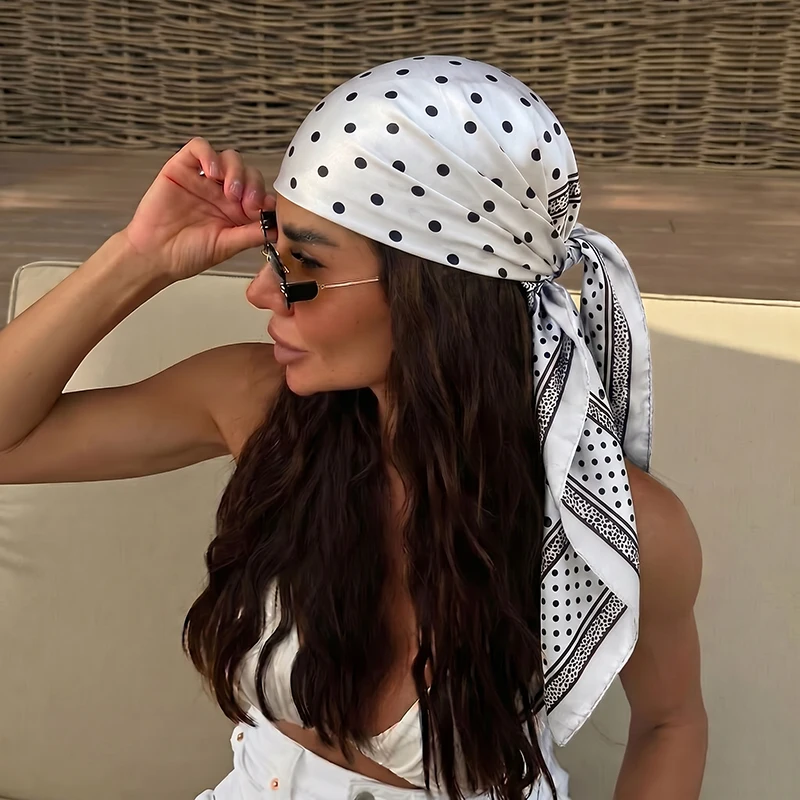 2026 Gepunkteter quadratischer Schal für Damen, Seidenschal, Halstuch, Haarbänder, Kopftücher, Stirnband, Foulard, Satin-Hijab, Bandana