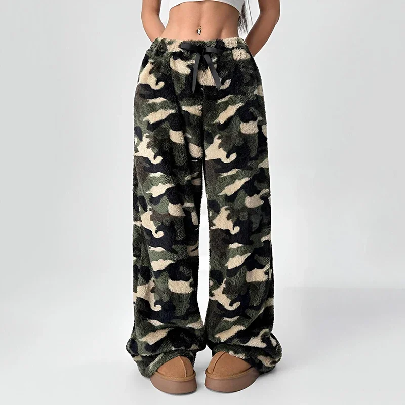 Damskie spodnie dresowe z polaru w kamuflażu, spodnie z szerokimi nogawkami w panterkę, wszystkie rozmiary dostępne, wygodne, elastyczna talia, włókno poliestrowe.