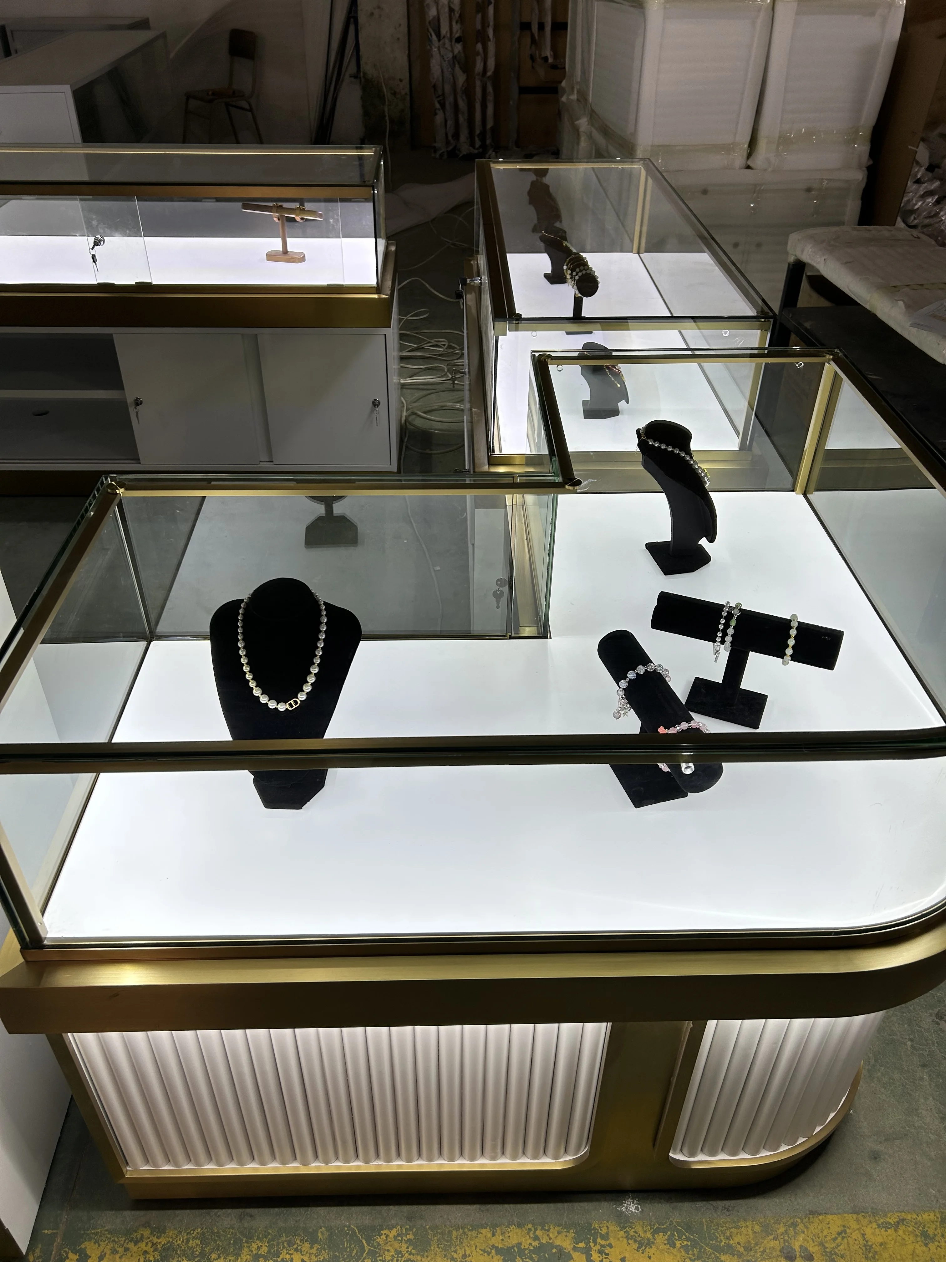 Vitrina de exhibición de joyería moderna, mostrador de tienda, gabinete de lujo de acero inoxidable, joyería, muebles de vidrio, quiosco de joyería