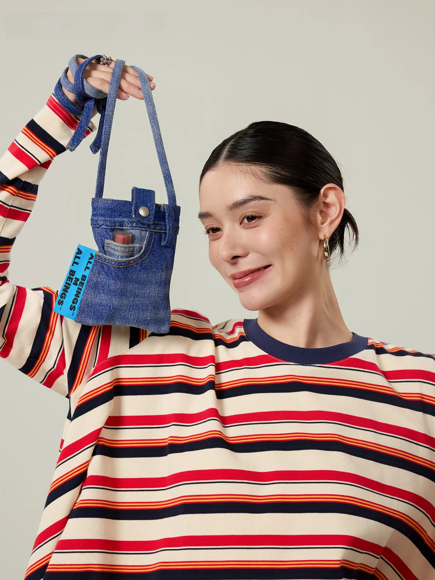 all-beings-26ss-limited-edition-deconstructed-denim-washed-mobile-phone-bag-with-lanyard-handheld-bag-fashion-accessory