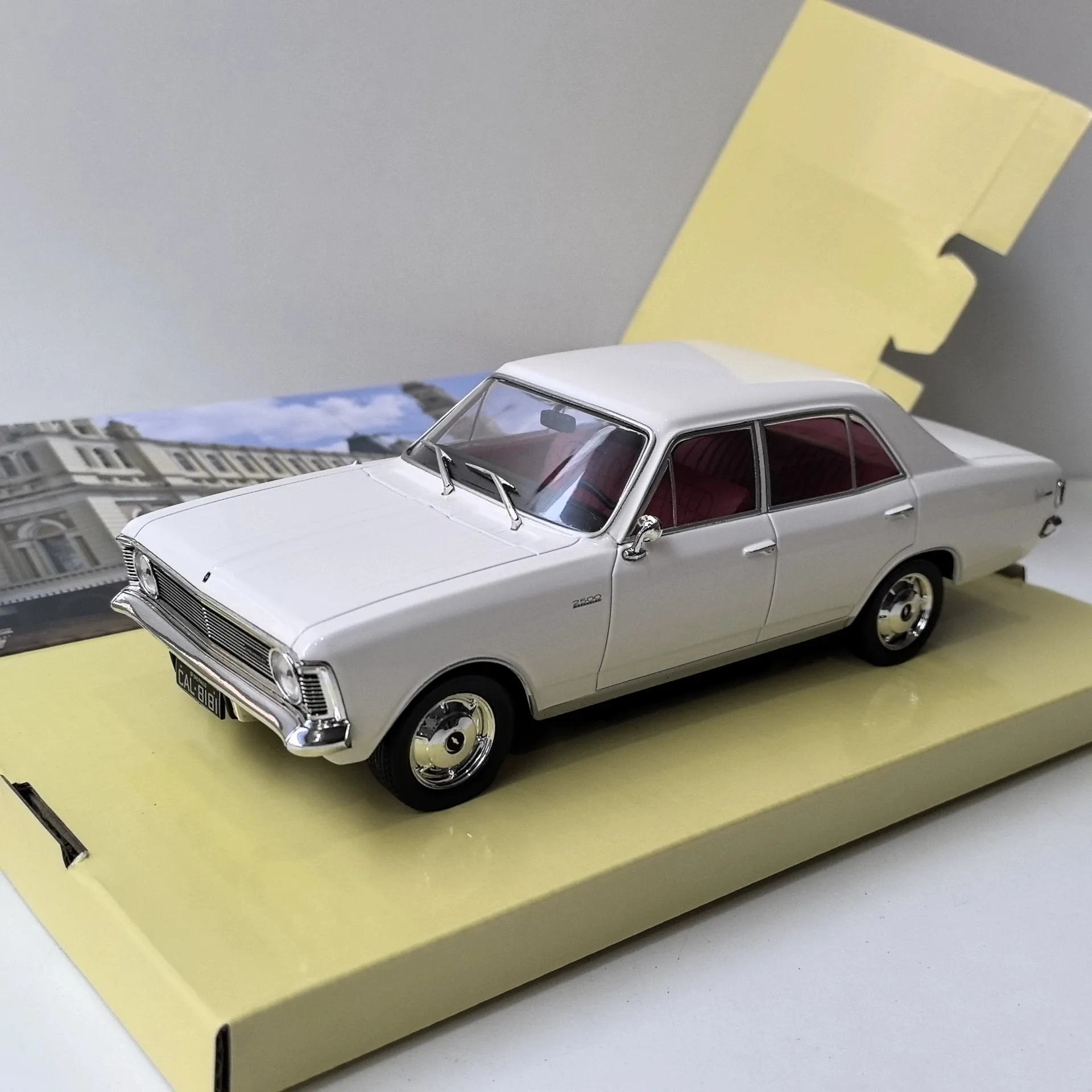 IXO Escala 1:24 OPALAs 1969 Simulação de carro em liga modelo de carro fundido brinquedo ornamentos colecionáveis