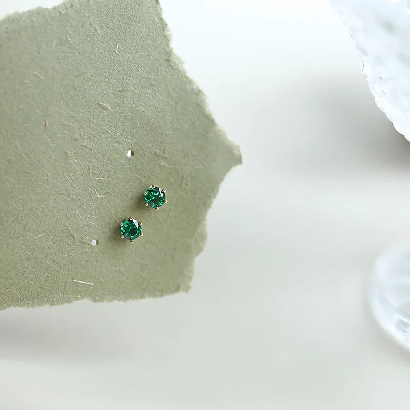 Mini 925 Sterling Silver Stud Earrings Six Prongs Set With Green Zircon All-match Simple Earrings for Women Jewelry