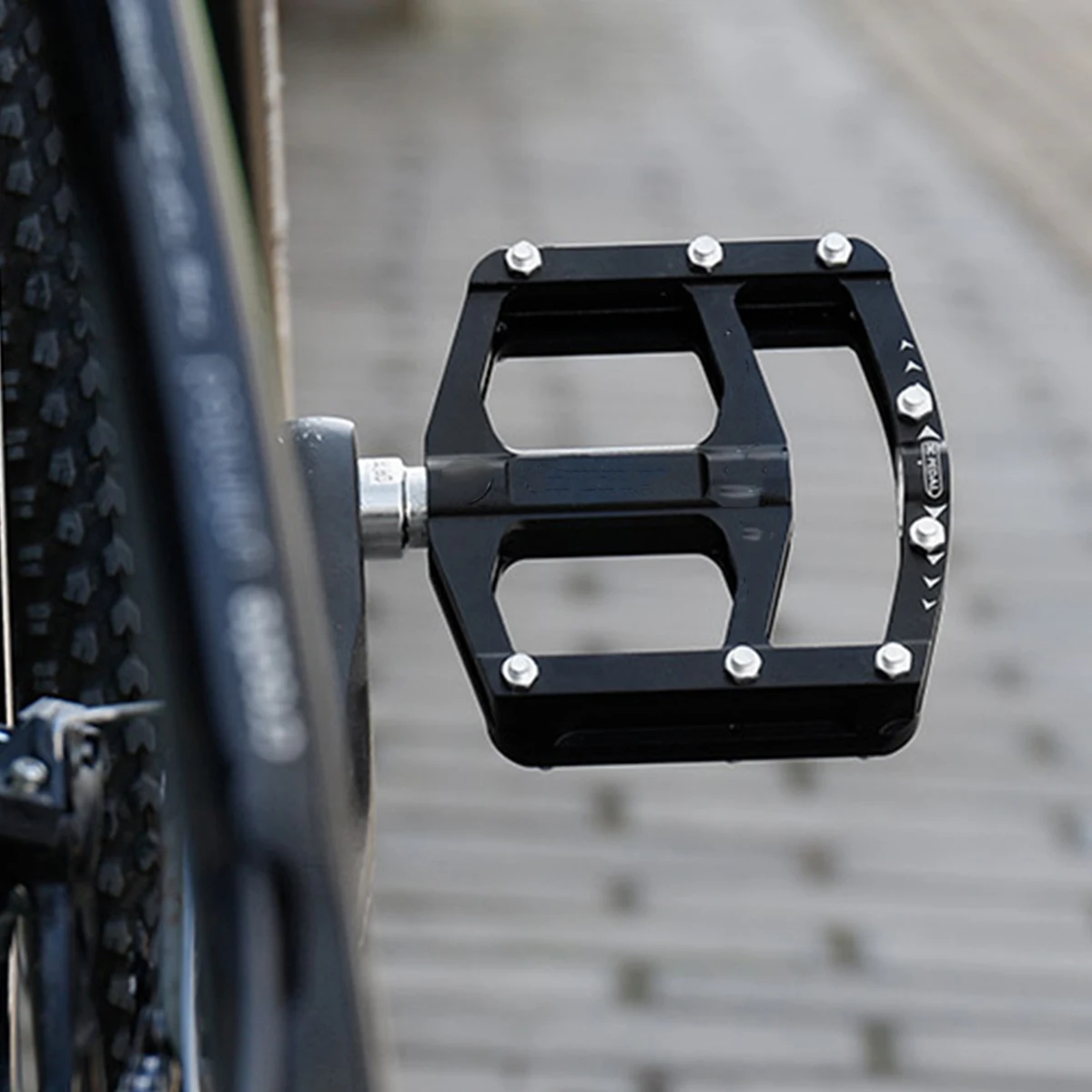 

1 Pair Aluminum Alloy Platform Pedals Durable Non-Slip Flat Bike Pedals For Mountain Road Urban Cycling Outdoor Use