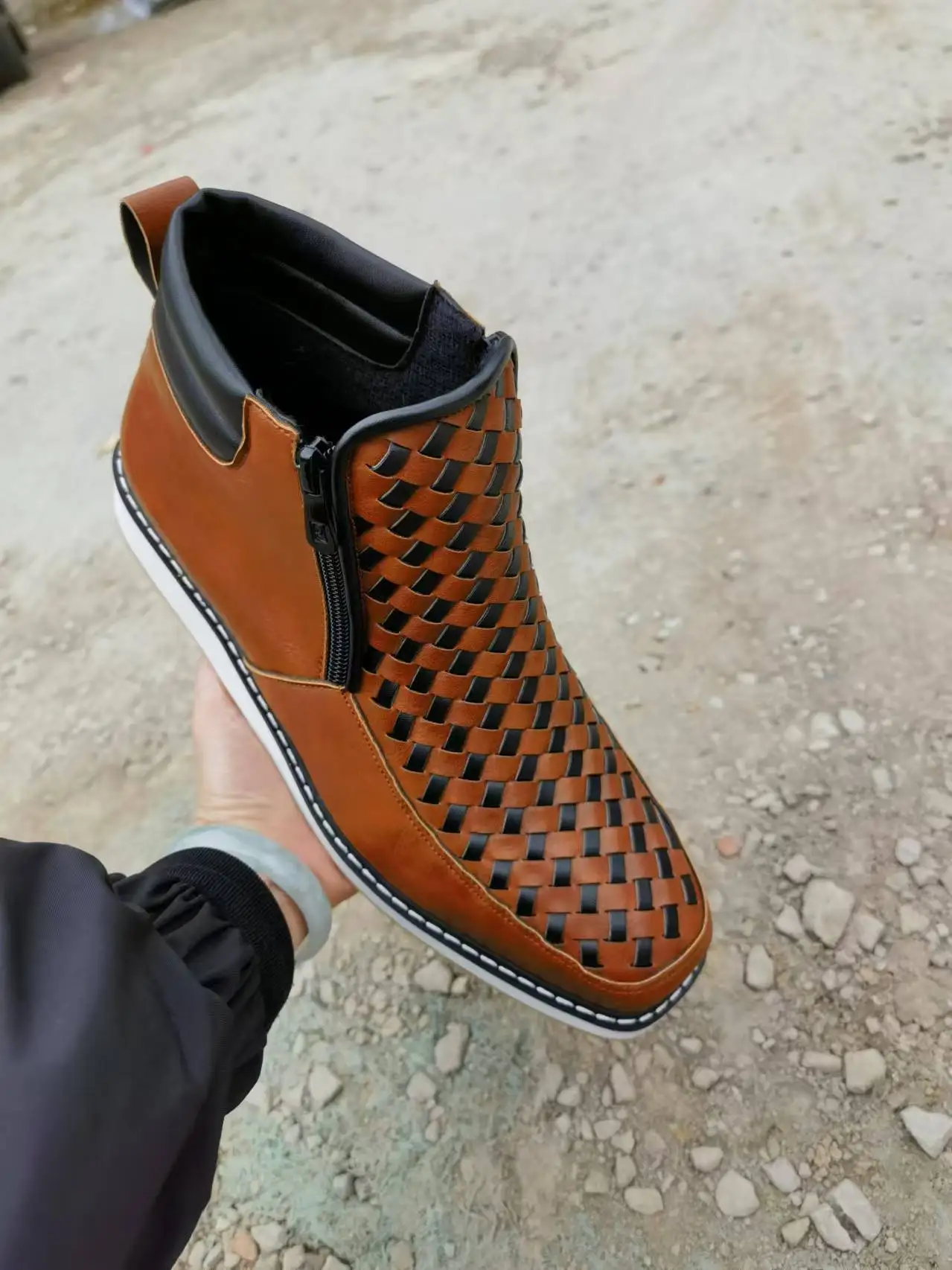 Neue Independent Station Western-Stil Handgewebte Cowboystiefel mit Seitenreißverschluss, niedrigem Schaft, aus PU-Leder, Damenschuhe mit flachem Absatz, Frühling Au... – Detail 10