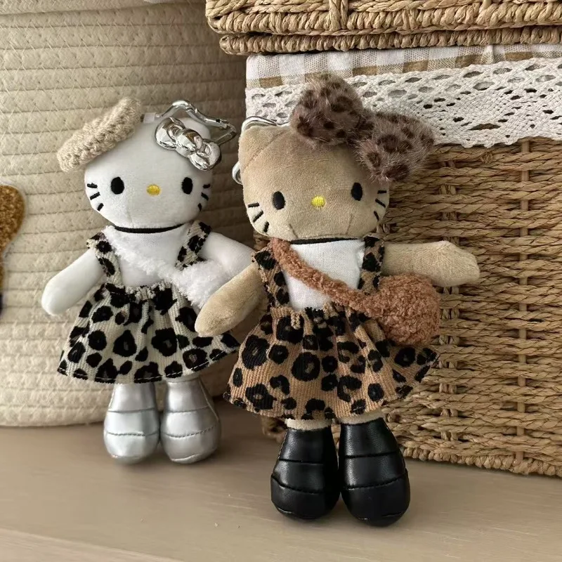 

Новая юбка с леопардовым принтом, длинные ноги, плюшевая кукла Hellokittys для девочек, сумка Y2k, подвеска, милый мультяшный брелок для куклы, подарок, подвесное украшение