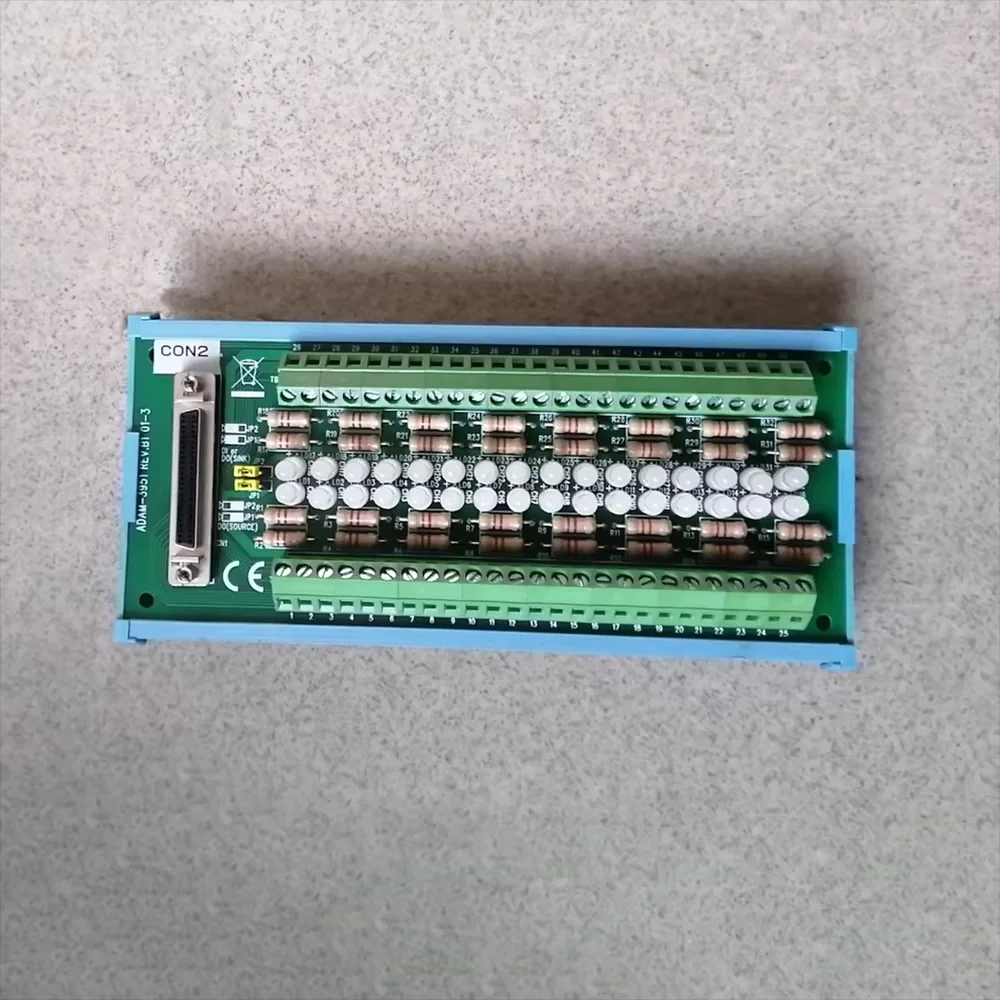 

Клеммная плата ADAM-3951 REV. В1 01-3