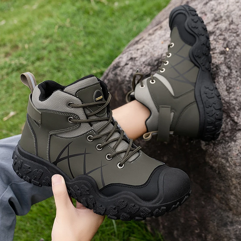 High-top Classic Men's Boots Wear-resistant Sole Soft Upper Classic and Fashionable, Suitable for Hiking and Outdoor Wear.