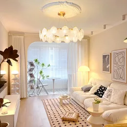 Ruang tamu, lampu gantung, lampu kristal, modern, sederhana, berkesan elegan