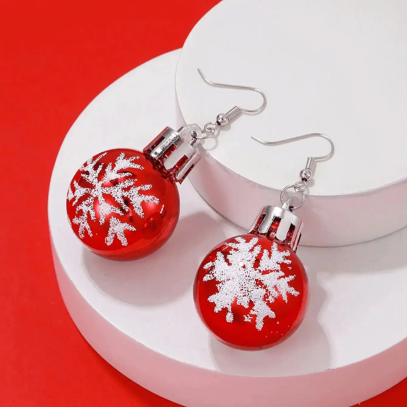 2024 Christmas Red Star ball Snowflake Print Dangle Earrings For Women Green Round Creative Imitation Bulb Holida Drop Earrings