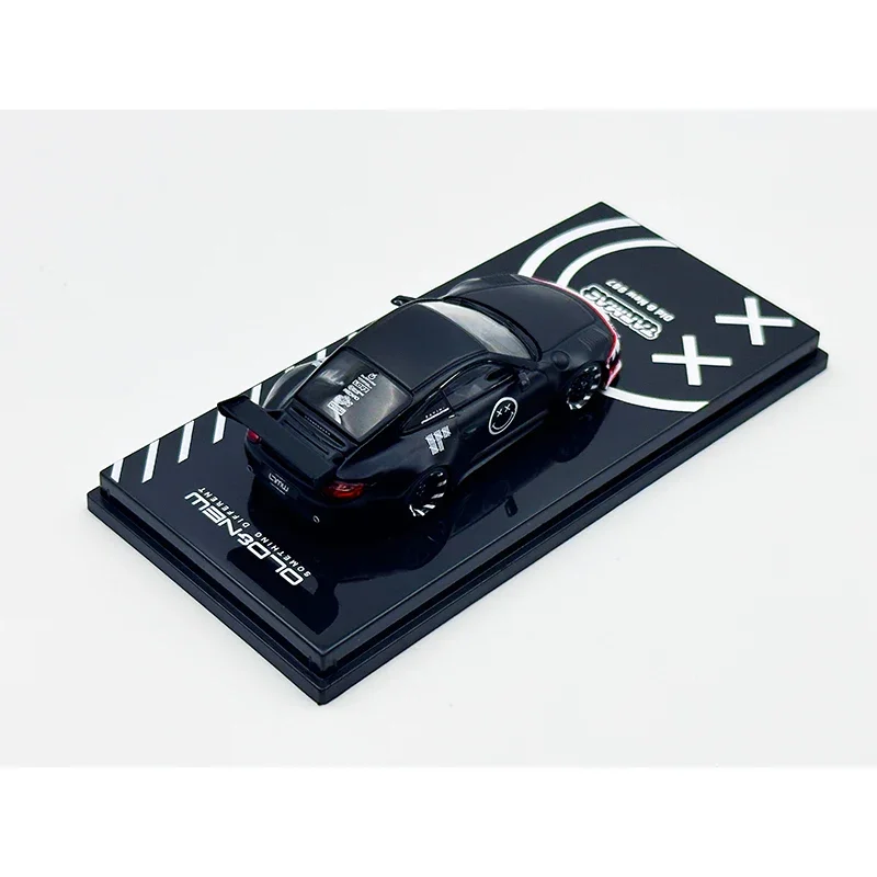 W magazynie 1:64 TW Old New 997 Matte Black Shark Diecast Diorama Car Model Collection Toys Tarmac Works