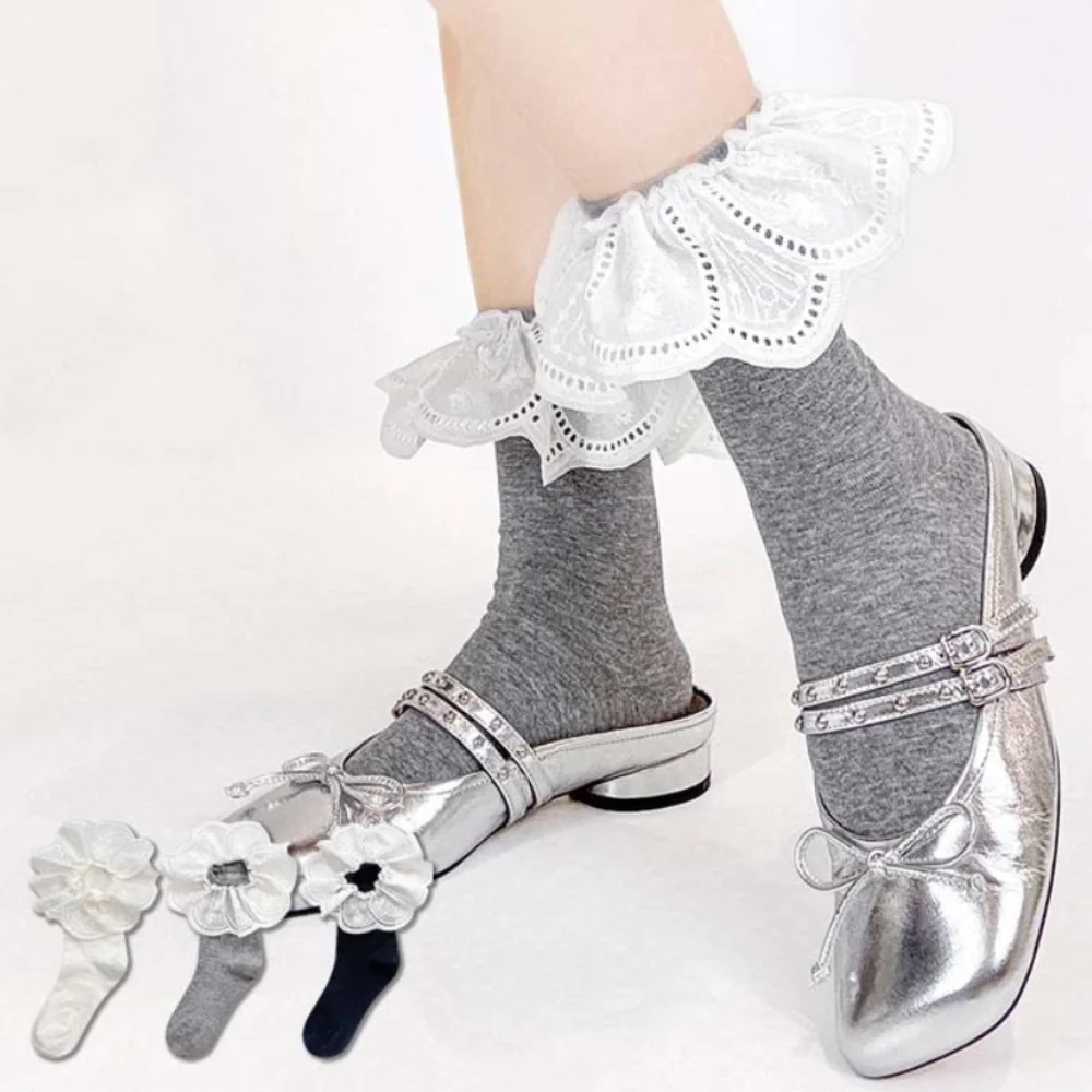 moda-coreana-estilo-bale-meias-plissadas-tubo-medio-branco-bordado-feminino-meias-rendas-algodao-curto-meia-correndo