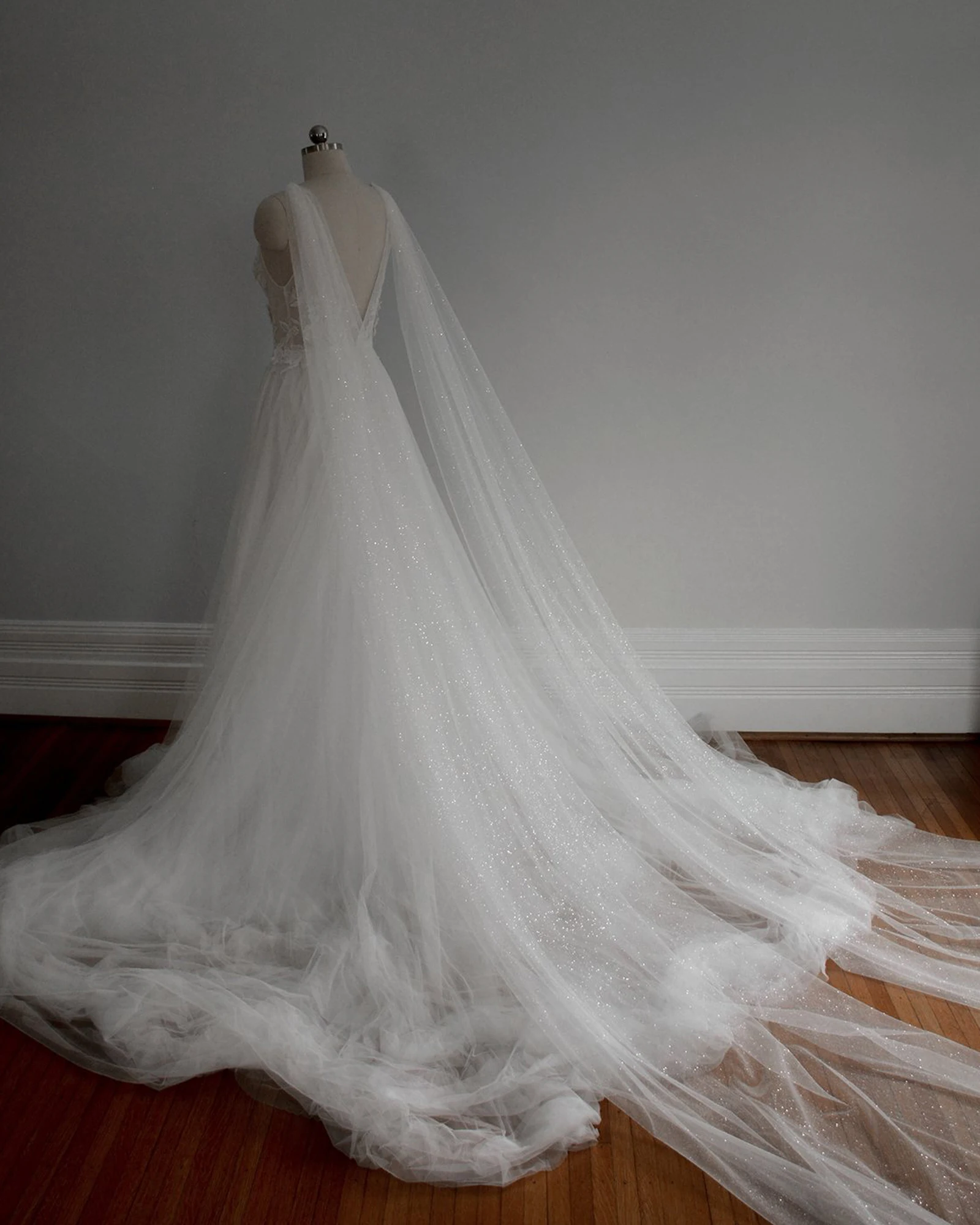 2Pcs Starlight Tulle Cape Set w/ Metal Pins Detachable Cathedral Bridal Shrug Sheer Illusion Wedding Topper for Bride White GP52