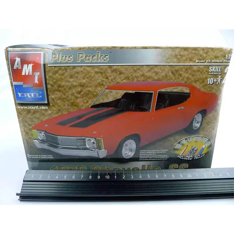 AMT 1:25 Scale 72 Chevelle SS American Muscle Classic Plastic Racing Car Model Collectible Toy Gift Souvenir Display Ornament