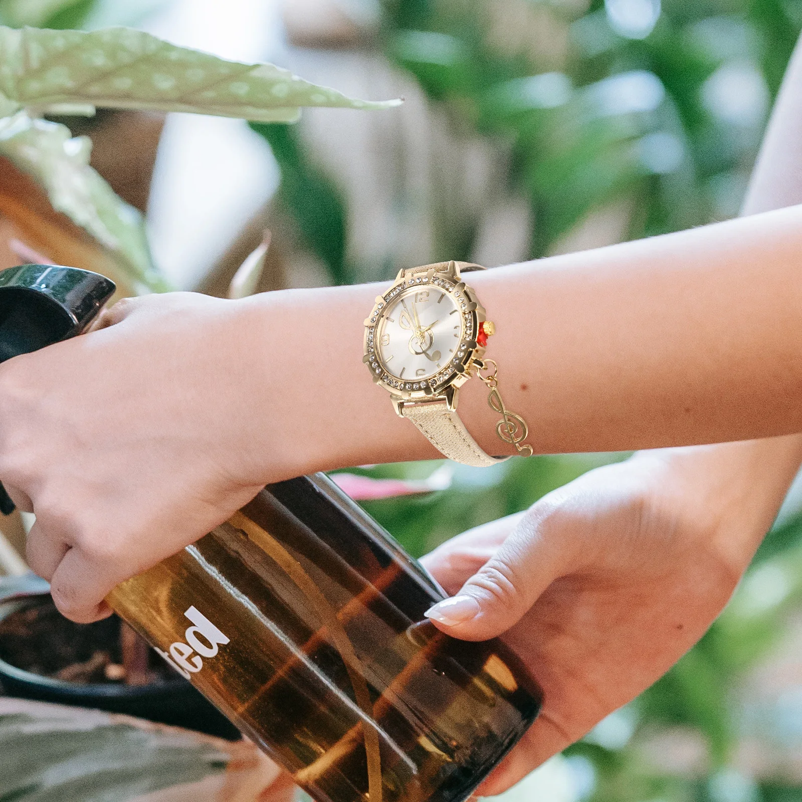 Elegant Women Wristwatch with Shiny Metal Band Simple Fashion Design Accurate Timekeeping Ideal for Work Party Daily Use