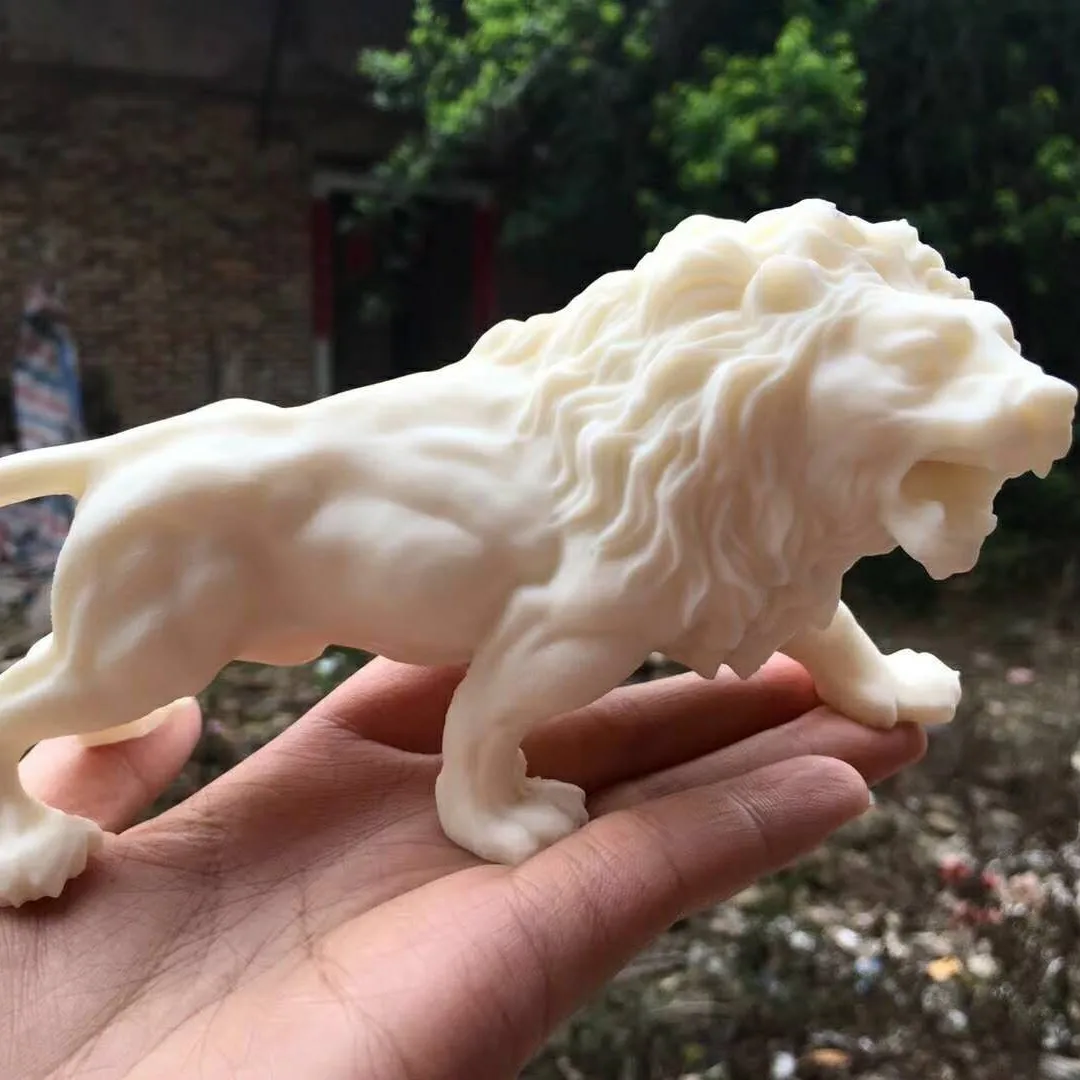 Carved Lion Figurine Creative Hand Piece Desktop Ornament Home Display Decoration Gift Box Set Art Craft Collection Present