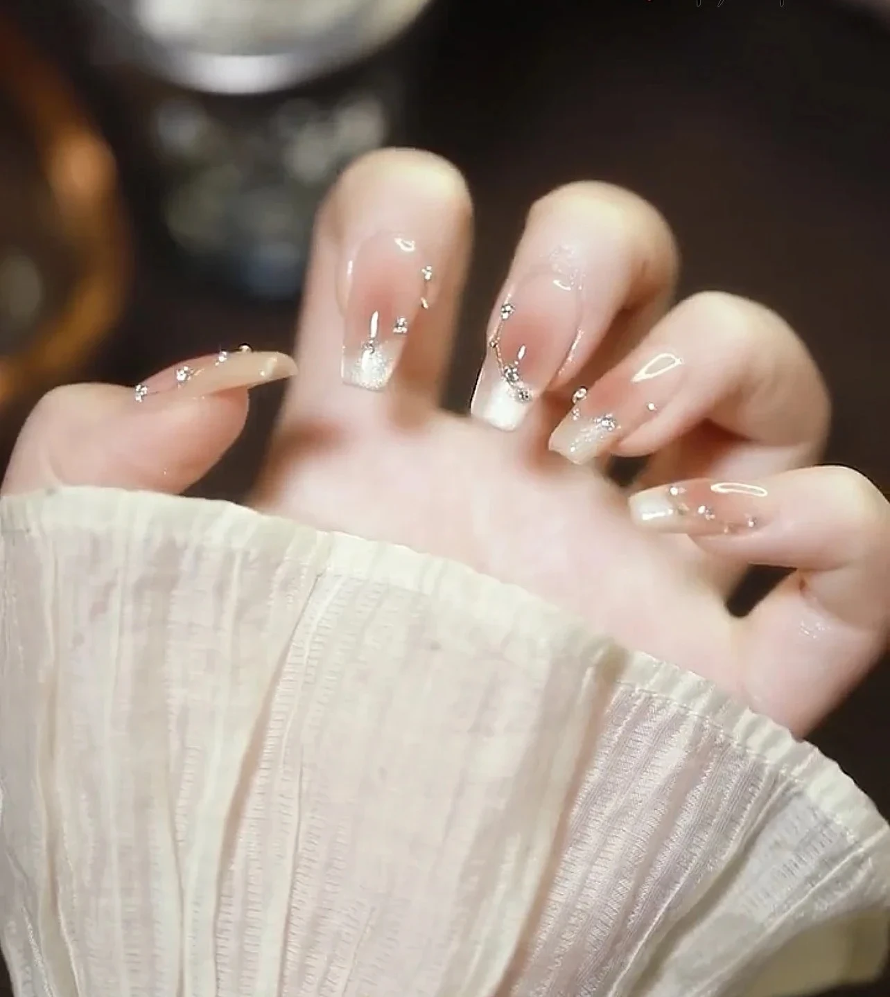 

Light luxury and gentle daily French manicure ceramic cat eye clear feeling pure hand-worn armor