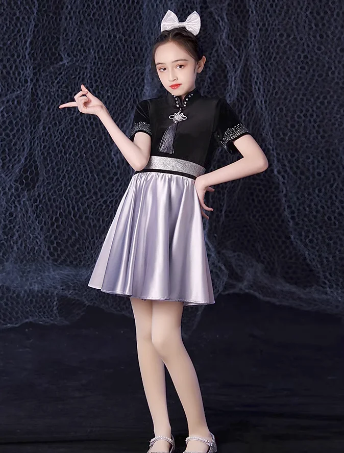 Trajes femininos do desempenho do coro