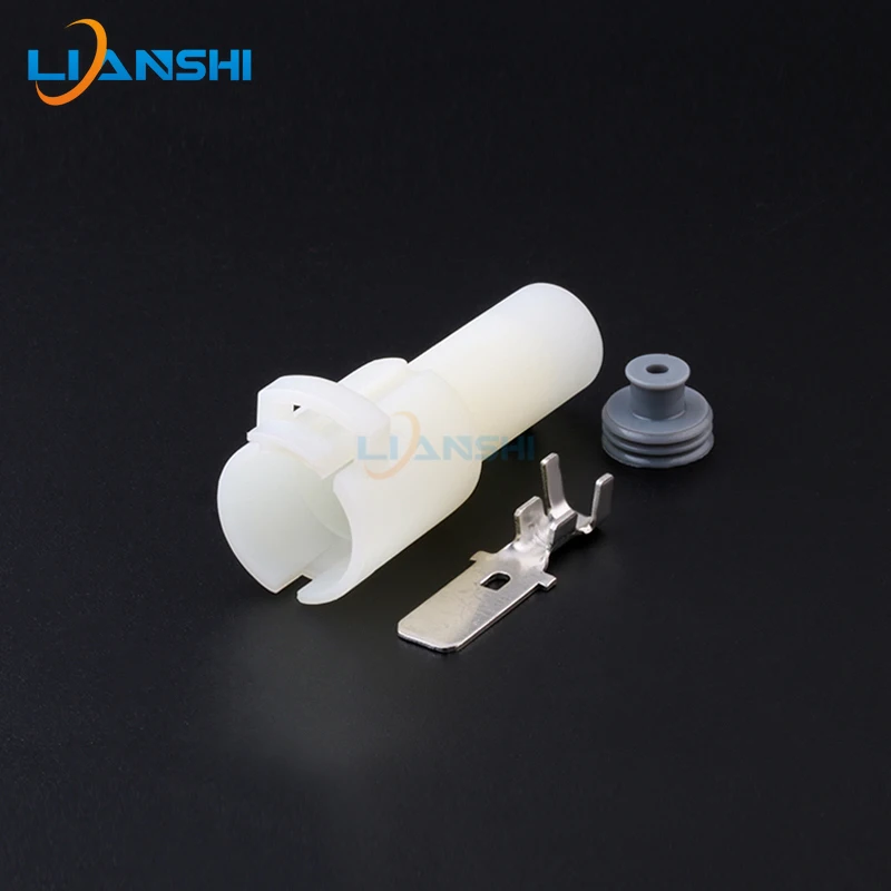 1J09062341 J0906444 is suitable for Volkswagen electronic fan 4p high current plug fitting terminal DJ7042Y-6.3/9.5-11/21